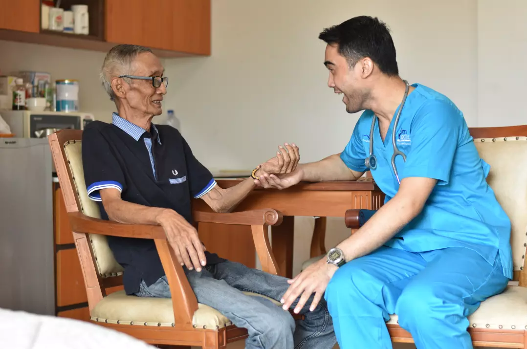 Berikut adalah Jobdesk caregiver di Insan Medika