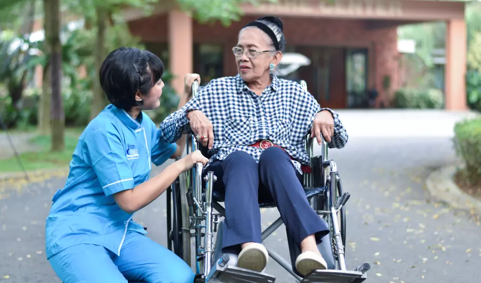 Bergabung dengan kami untuk menjadi perawat yang terampil dan juga sukses